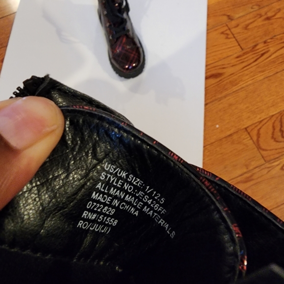 Girls red and black ankle boots size 1 - Picture 5 of 12